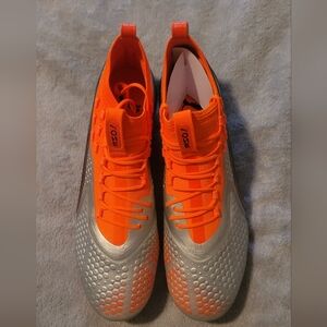 Soccer cleats